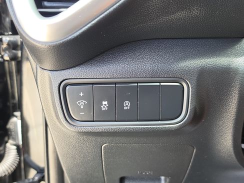 Certified 2025 Kia Soul LX FWD image 26