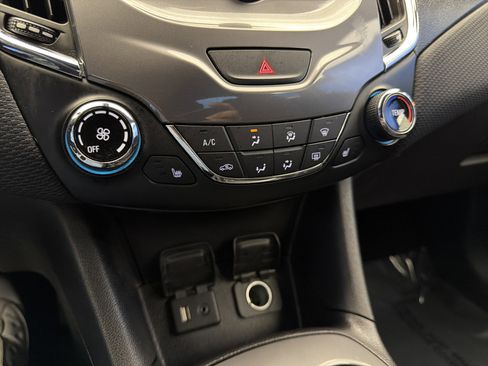 Used 2018 Chevrolet Cruze LT w/ Convenience Package image 21