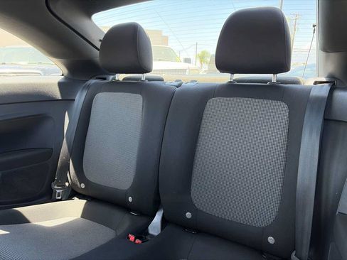 Used 2018 Volkswagen Beetle 2.0T FWD image 11