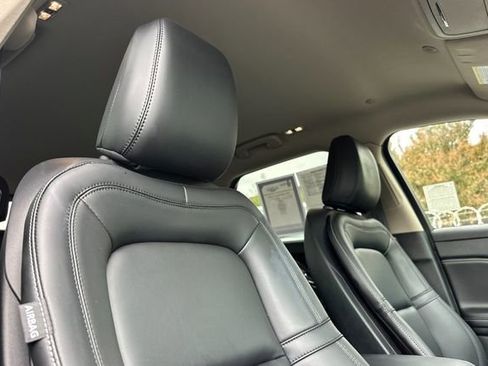 Used 2025 Lincoln Corsair FWD w/ Rear Removable Package Tray image 15