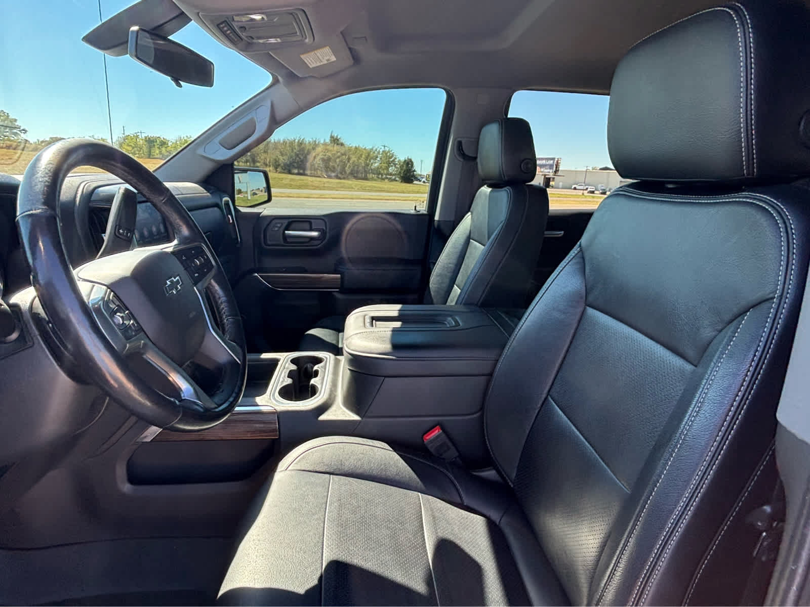 Used 2020 Chevrolet Silverado 1500 RST w/ Texas Edition AWD/4WD image 15