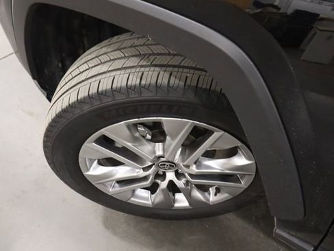 Used 2024 Toyota RAV4 XLE Premium image 39