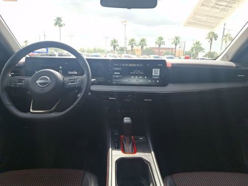 Certified 2025 Nissan Kicks SR AWD/4WD image 11