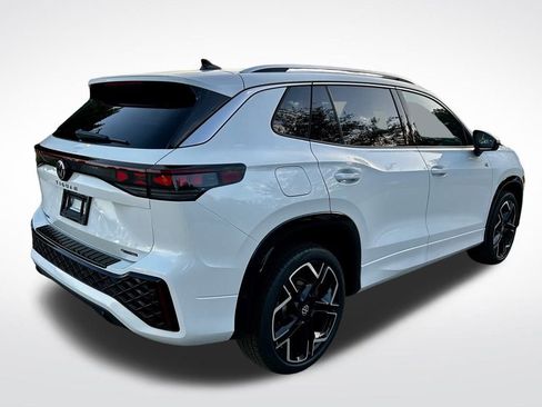 New 2026 Volkswagen Tiguan SEL R-Line image 5