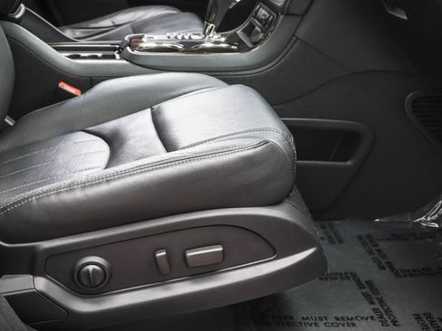 Used 2016 GMC Acadia Denali AWD/4WD image 23