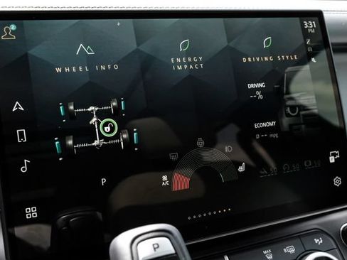 New 2026 Land Rover Defender 130 X-Dynamic SE AWD/4WD image 39