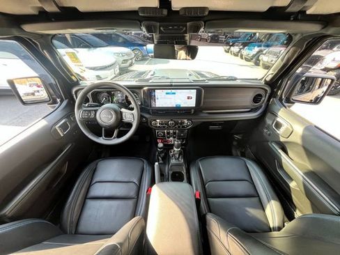 Used 2024 Jeep Wrangler Unlimited Rubicon 4xe image 26