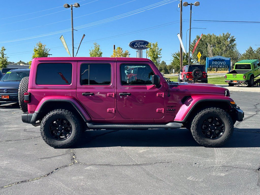 Used 2022 Jeep Wrangler Unlimited Sahara AWD/4WD image 9
