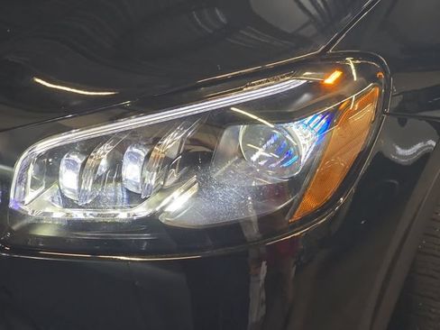 Used 2025 Mercedes-Benz GLS 450 4MATIC image 35