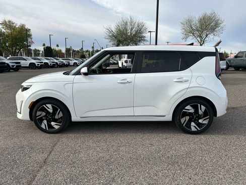Certified 2023 Kia Soul GT-Line image 3