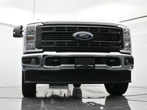 New 2026 Ford F250 XL w/ XL Chrome Package image 26