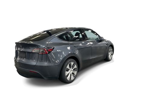 Certified 2023 Tesla Model Y AWD image 6