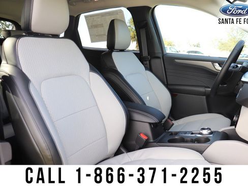 New 2023 Ford Escape SE image 48