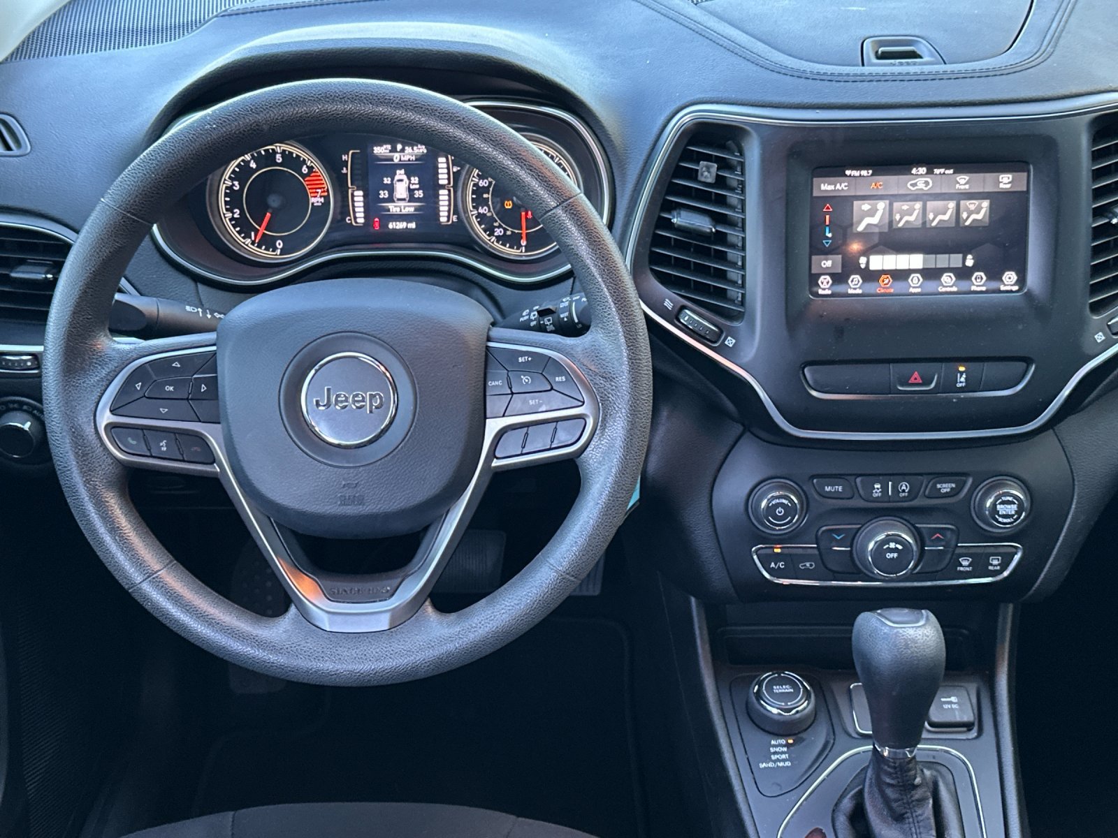 Used 2021 Jeep Cherokee Latitude AWD/4WD image 14
