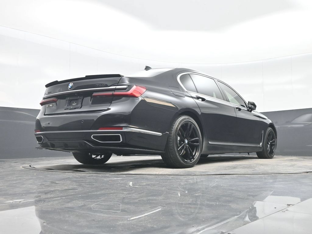 Used 2022 BMW 740i xDrive w/ Premium Package AWD/4WD image 31