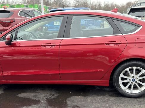 Used 2020 Ford Fusion SE image 8