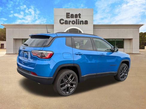 New 2026 Jeep Compass Latitude image 3