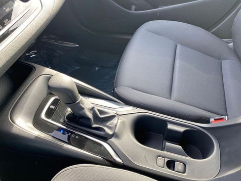 Used 2025 Toyota Corolla LE image 41