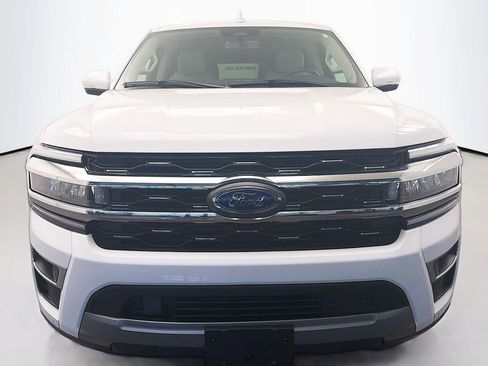 Used 2024 Ford Expedition Max Limited image 3