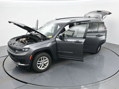 Used 2023 Jeep Grand Cherokee L Laredo image 40