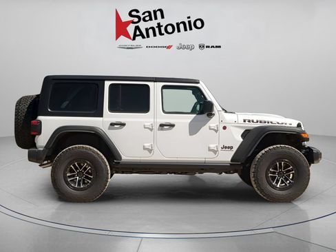 Used 2024 Jeep Wrangler Unlimited Rubicon w/ XTREMEE 35" Tire Package AWD/4WD image 17