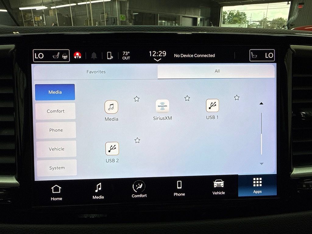 Used 2024 Chrysler Pacifica Touring-L FWD image 25