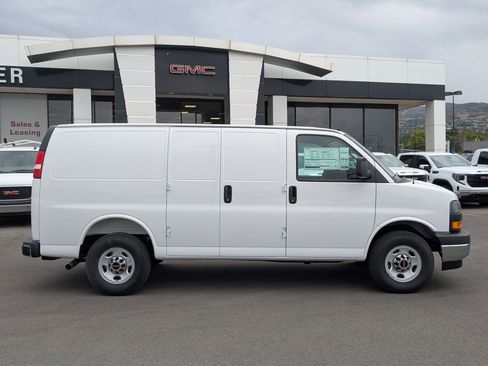New 2025 GMC Savana 2500 Work Van w/ Safety Package image 7