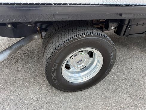 Used 2025 Ford F350 Lariat AWD/4WD image 12