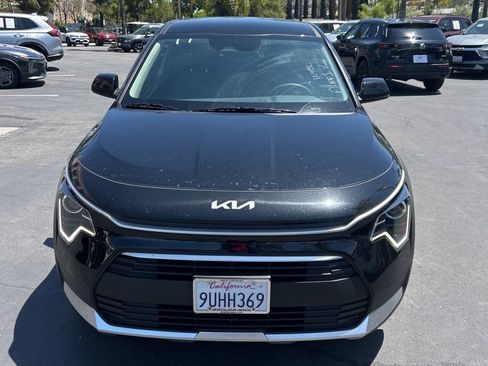 Used 2025 Kia Niro LX FWD image 4