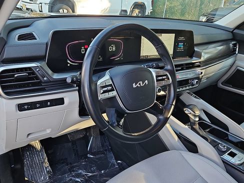 Used 2023 Kia Telluride S FWD image 29