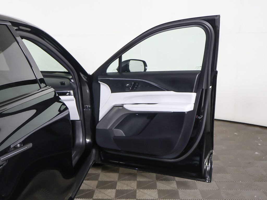 Used 2024 Cadillac Lyriq Sport RWD image 26