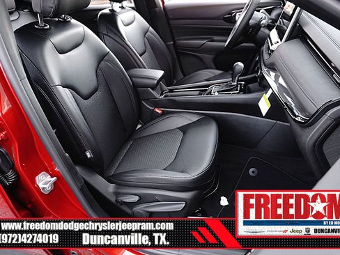 New 2026 Jeep Compass Latitude image 15