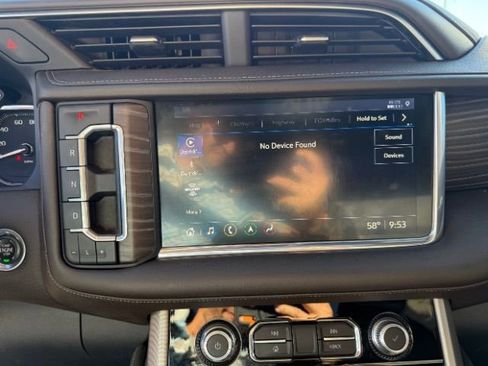 Used 2021 GMC Yukon XL Denali w/ Denali Premium Package image 29