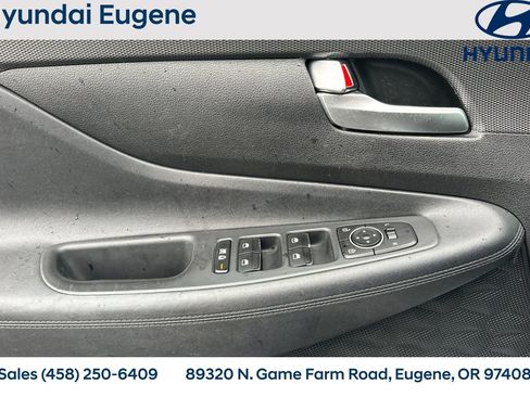 Used 2019 Hyundai Santa Fe SE image 12