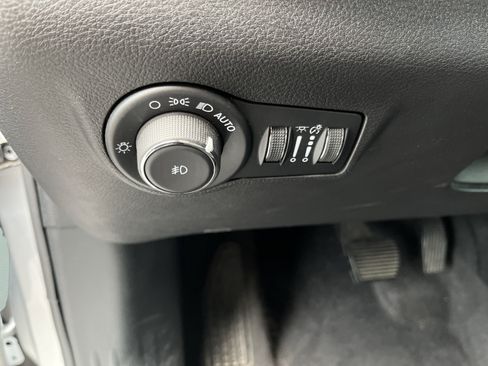 Used 2025 Jeep Compass Limited AWD/4WD image 19