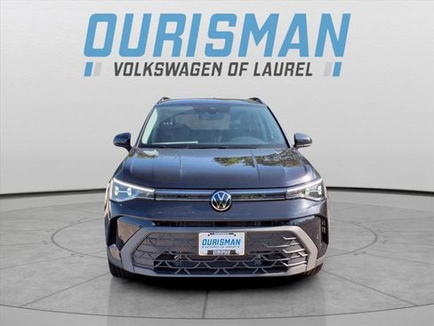 New 2025 Volkswagen Taos SE image 8