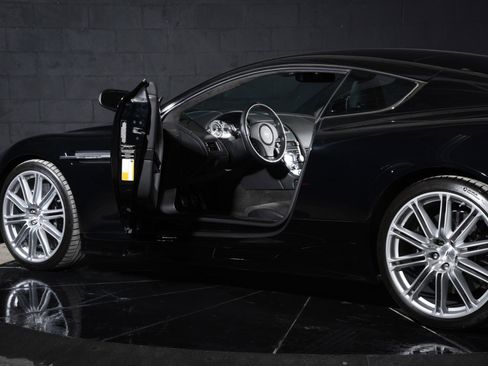Used 2009 Aston Martin DBS Coupe RWD image 23