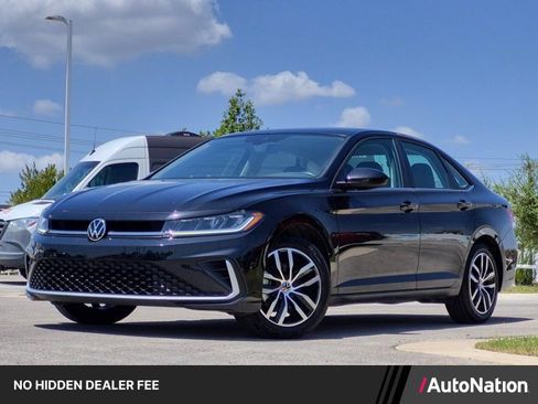 Used 2025 Volkswagen Jetta SE FWD image 1