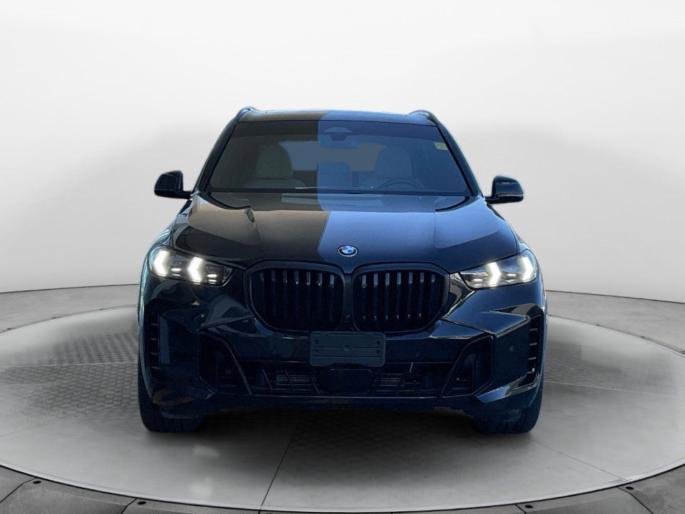 Used 2024 BMW X5 xDrive40i w/ M Sport Package AWD/4WD image 2