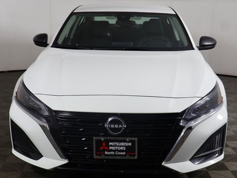 Used 2025 Nissan Altima 2.5 SV image 8