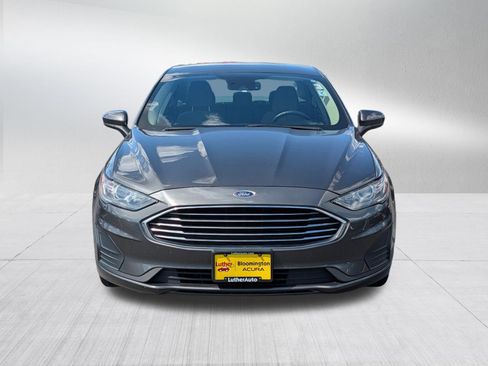 Used 2019 Ford Fusion SE FWD image 2