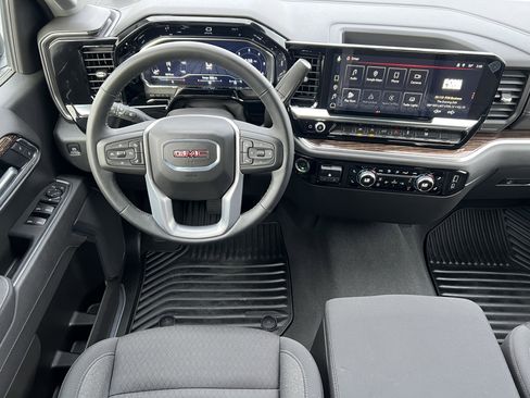 Used 2025 GMC Sierra 1500 Elevation image 31