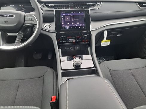 New 2026 Jeep Grand Cherokee Laredo image 21