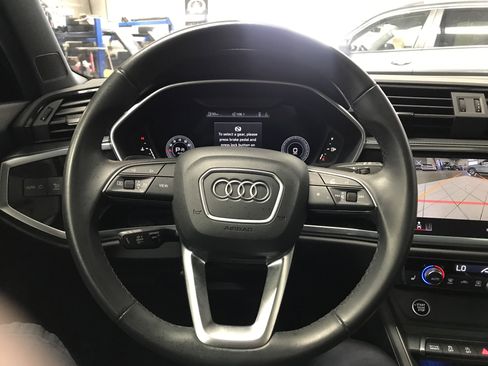 Used 2023 Audi Q3 2.0T Premium Plus w/ Premium Plus Package AWD/4WD image 16