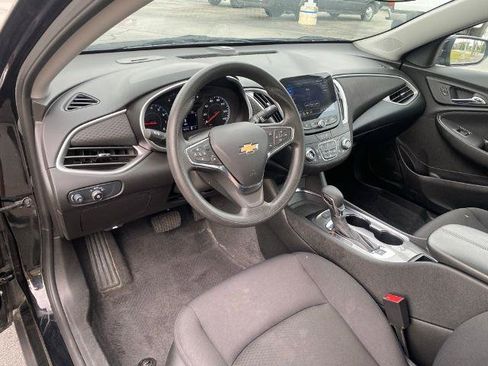 Used 2025 Chevrolet Malibu LT FWD image 12