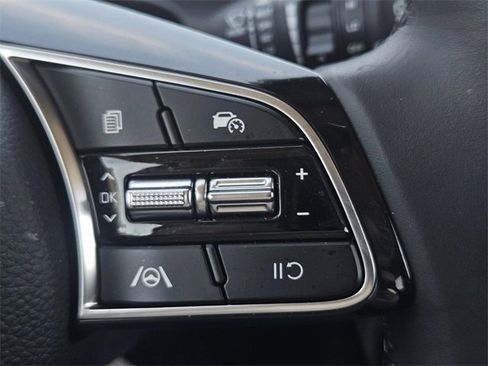 Certified 2025 Kia Seltos EX image 21