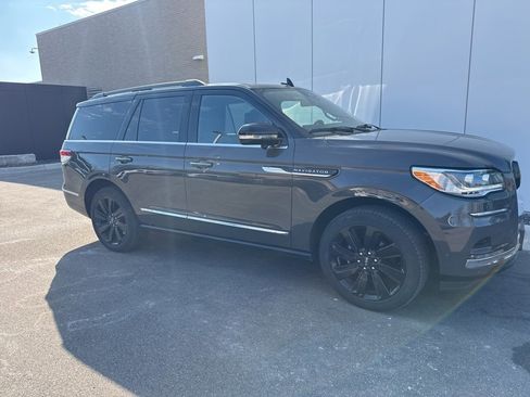Used 2023 Lincoln Navigator Black Label image 3