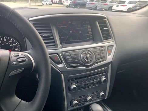 Used 2020 Nissan Pathfinder SL image 7