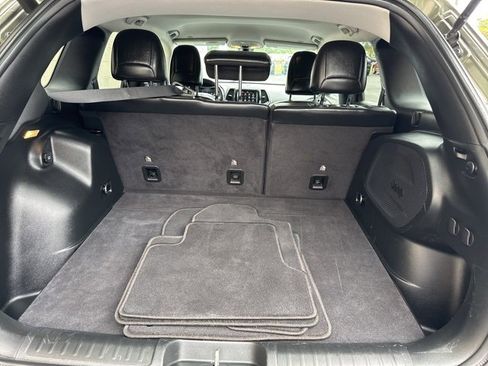 Used 2019 Jeep Cherokee Limited image 13