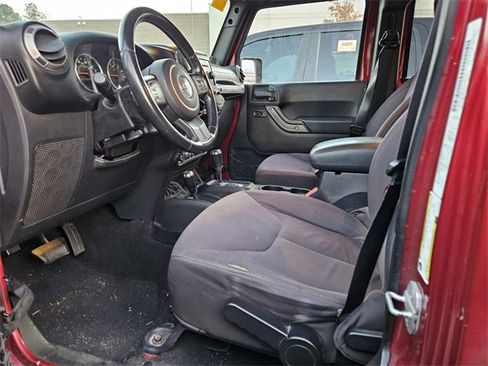 Used 2013 Jeep Wrangler Unlimited Sport image 13